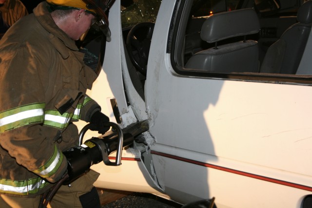 Extrication from a vehicle with a fiberglass body, 10-03-2007.