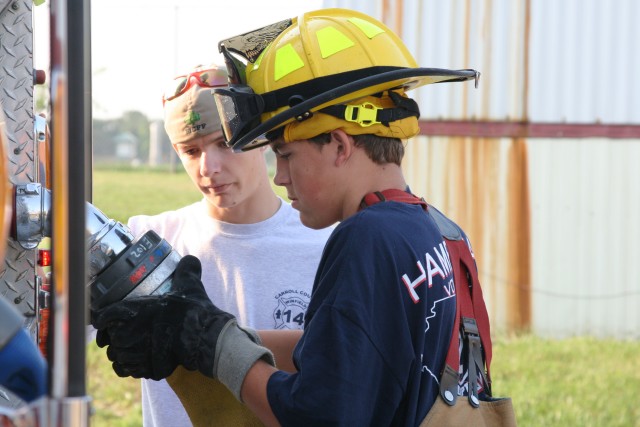 Juniors Day, 2007. Connecting Large Diameter Hose (LDH)