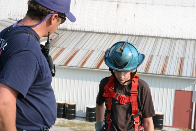 Juniors Day, 2007. Learning to Rappel