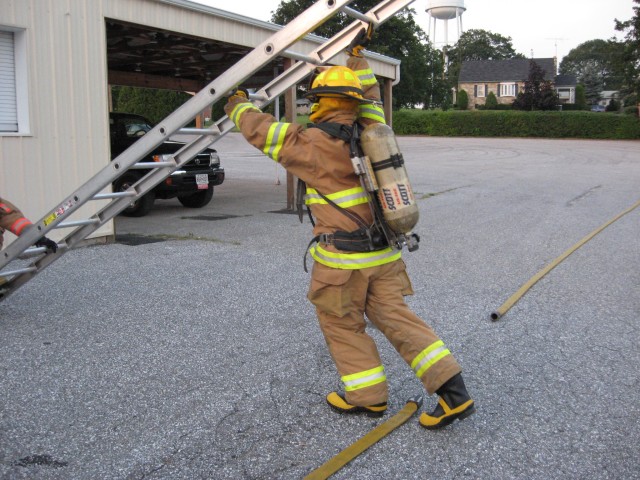 07-17-2008.  Firefighter Skills Races - Two man ladder flat raise.